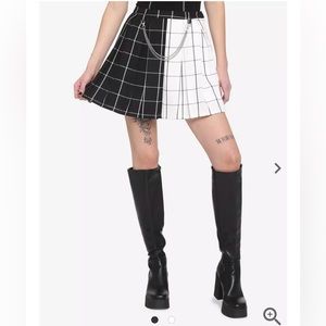 🤍🖤HALF AND HALF SKIRT🖤🤍